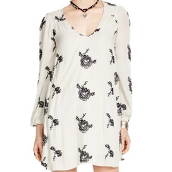 Free People Dresses & Skirts - Free people Embroidered Emma Short Casual Dress.